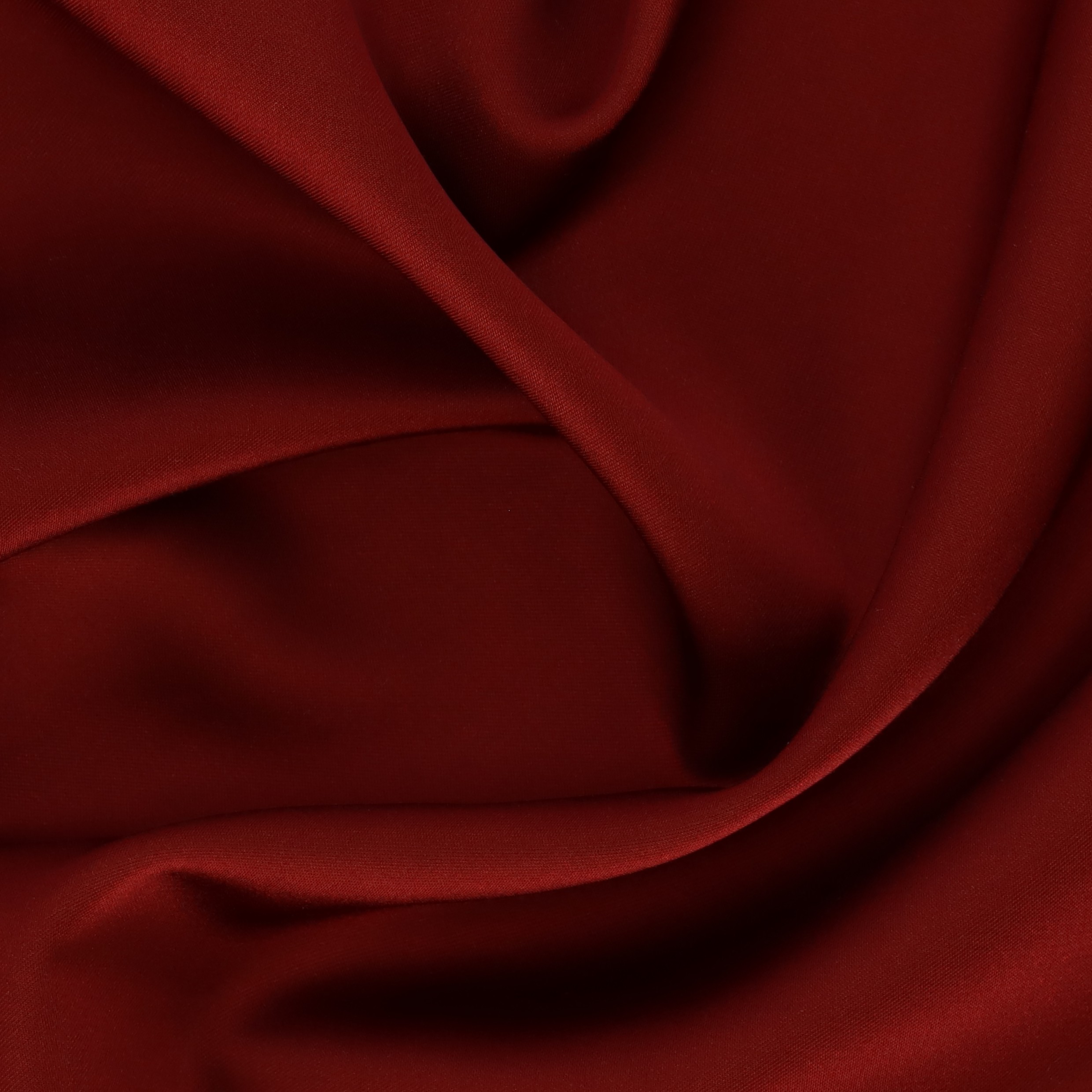 Naia(TM) COMPACT SATIN